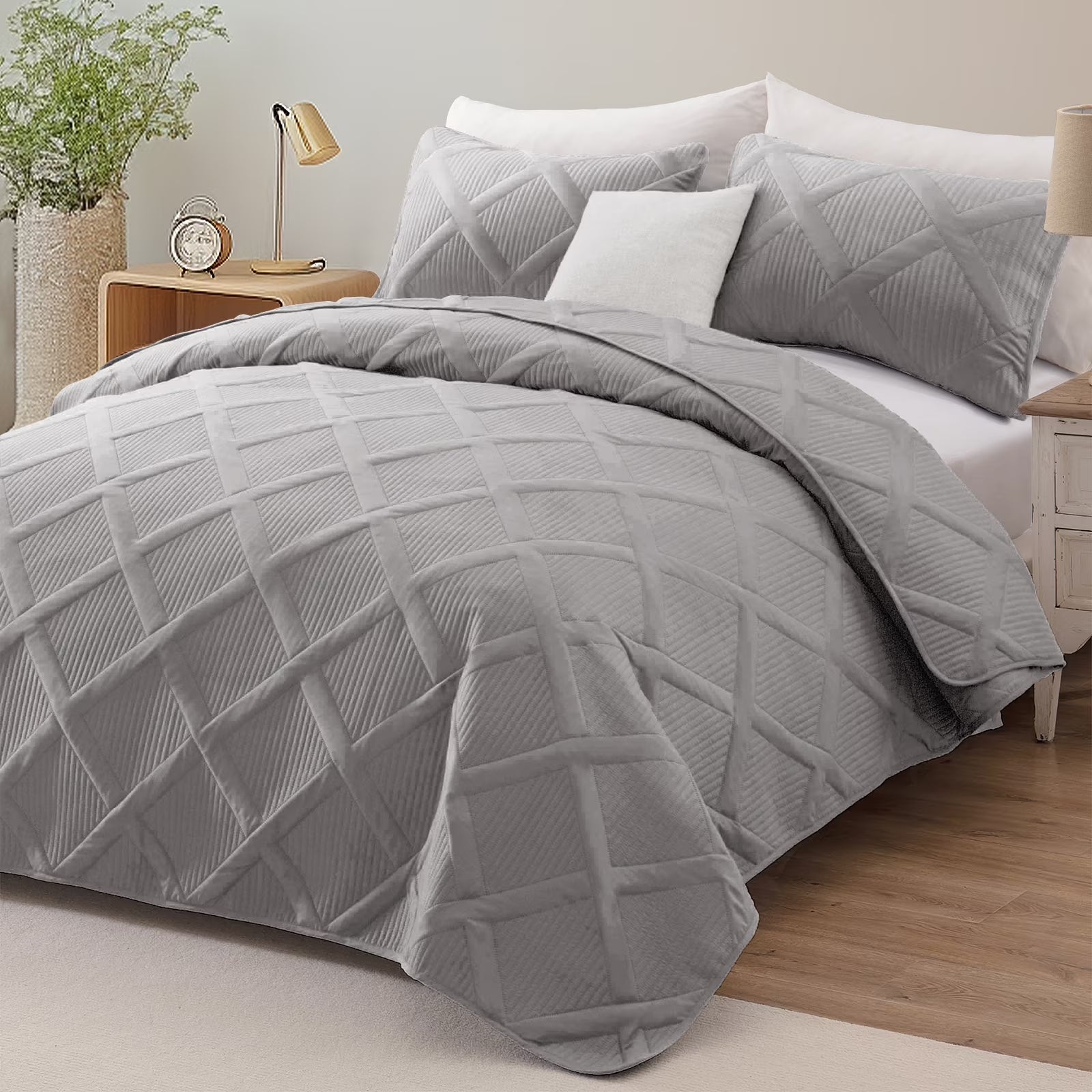 Ultrasonic King Quilt Set, 3-Piece Lightweight Bedspreads Modern Striped Coverlet, Light Grey